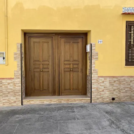 Сasa de vacaciones Helios House Palermo